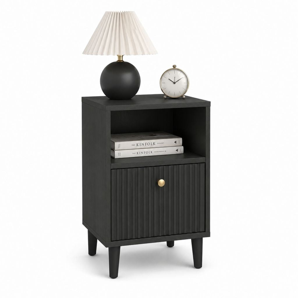 Table de chevet noire en panneaux de particules avec porte rainurée et niche 40 x 35 x 65 cm